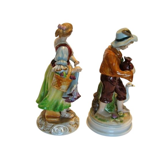 Romantic Colonial Peasant Couple Large Figurines - Picture 4 of 6